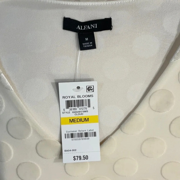 💕 Alfani velvet polka dot top 🧨 - Picture 9 of 10